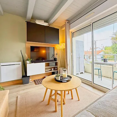 Apartman L'hibiscus Confortable, Balcon Et Parking La Rochelle
