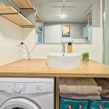 Apartman L'hibiscus Confortable, Balcon Et Parking